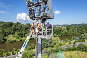 Intervention sur les pylones d'éclairage du stade Rongièras de Périgueux par Jean-Luc RENOUIL Photographe et pilote de drone en Dordogne