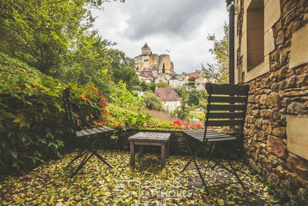 Superbe maison en pierre photographiée par Jean-Luc Renouil, photographe et pilote de drone.