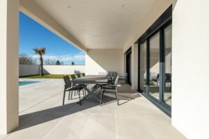 Photographe immobilier Périgueux, Dordogne et Nouvelle-Aquitaine 12 Maison neuve sur Bergerac photographiée par Jean-Luc Renouil, photographe immobilier et pilote de drone en Dordogne.