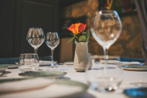 Photographe immobilier Périgueux, Dordogne et Nouvelle-Aquitaine 11 Restaurant le Grand Bleu de Sarlat la Canéda photographié par Jean-Luc Renouil, photographe immobilier et pilote de drone en Dordogne.