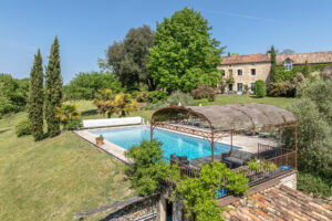 Photographe immobilier Périgueux, Dordogne et Nouvelle-Aquitaine 10 Domaine à Clermont de Beauregard photographié par Jean-Luc Renouil, photographe et pilote de drone en Dordogne.
