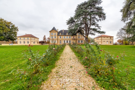 vue de la façade du château