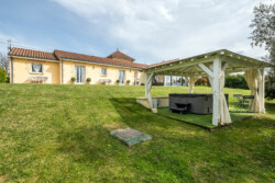 immobilier campagne - jacuzzi
