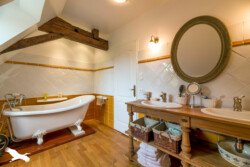 Immobilier Eyliac - salle d'eau