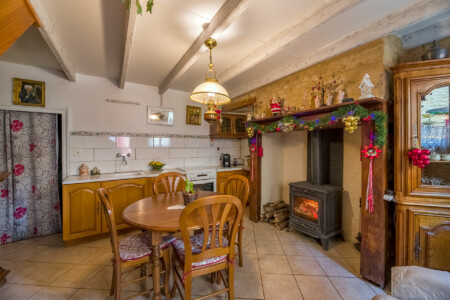 Immobilier Saint-PomPont - Séjour cuisine