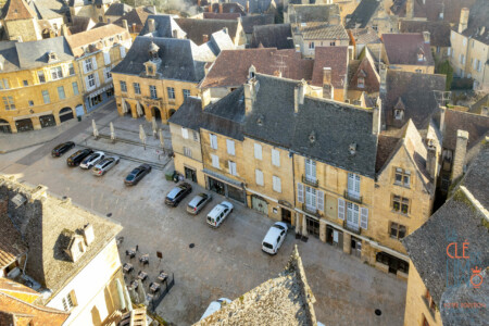 Immobilier Sarlat - vue drone de la façade de l'immeuble