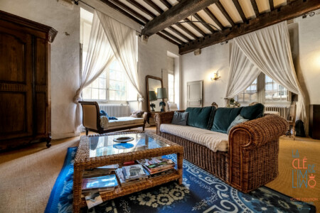Immobilier Sarlat - Séjour grand appartement premier étage