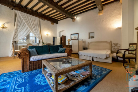 Immobilier Sarlat - Séjour grand appartement premier étage