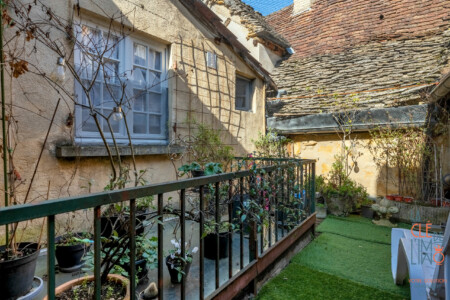 Immobilier Sarlat - Cour intérieure à l'étage