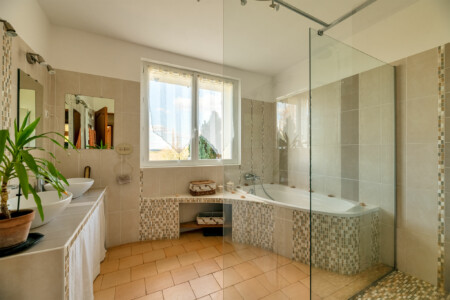 Immobilier Saint-Meard de Gurçon - Salle de bain
