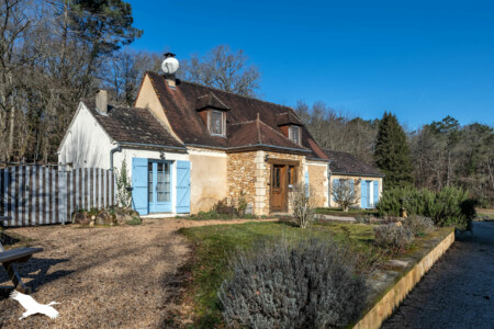Reportage immobilier Salon de Vergt - La façade