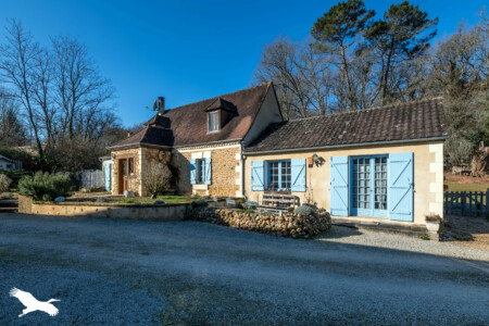 Reportage immobilier Salon de Vergt - La façade