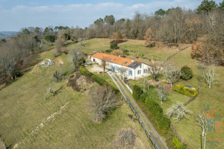 Immobilier Château l'Évêque - Vue aérienne drone