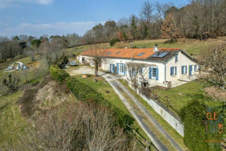 Immobilier Château l'Évêque - Vue aérienne drone
