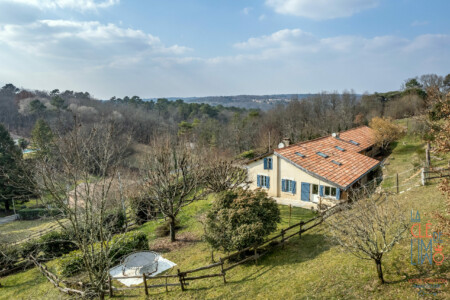 Immobilier Château l'Évêque - Vue aérienne drone