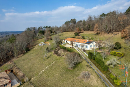 Immobilier Château l'Évêque - Vue aérienne drone