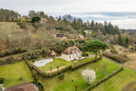 Immobilier Le Bugue - vue aérienne drone