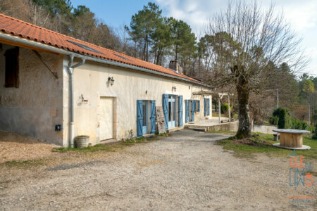 Immobilier Château l'Évêque - Façade