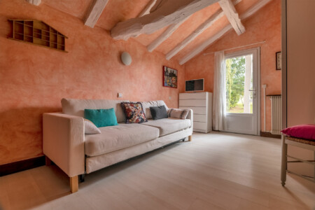 Immobilier Saint-Avit - salon à l'étage