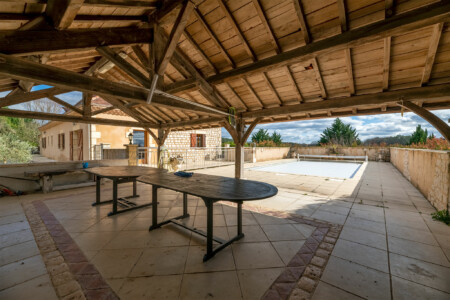 Immobilier Liorac - Le poolhouse & la piscine