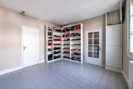 Immobilier Montpon - Pièce dressing / buanderie