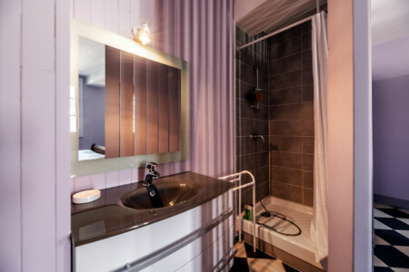Immobilier Montpon - salle d'eau de la suite