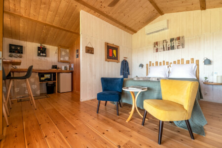 Immobilier Monbazillac - La chambre d'un des chalets