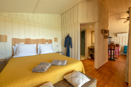Immobilier Monbazillac - La chambre d'un des chalets