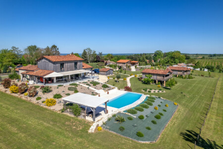 Vues aeriennes par drone 15 Photographe immobilier et pilote de drone - reportage immobilier en Dordogne