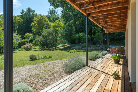 immobilier Champcevinel - Vue du jardin depuis la terrasse du rez de chaussée