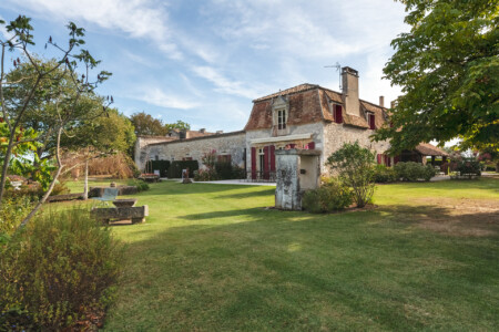 Immobilier Le Fleix 43 Immobilier Le Fleix - Vue sur la façade arrière