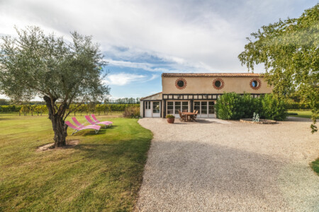 Immobilier Le Fleix 50 Immobilier Le Fleix - Vue sur la façade du premier gîte indépendant