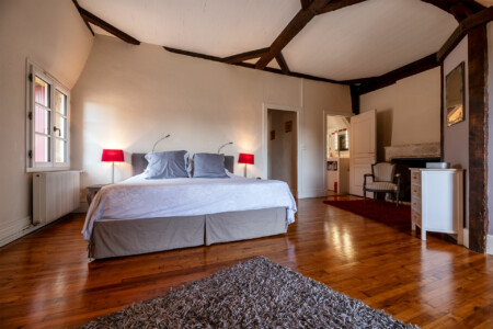 Immobilier Le Fleix 26 Immobilier Le Fleix - Une des chambres du bâtiment principal