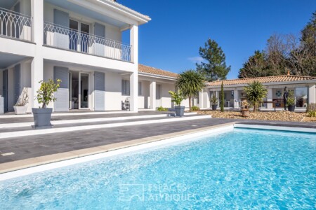 Jean-Luc Renouil - Photographe immobilier Dordogne - Façade et piscine