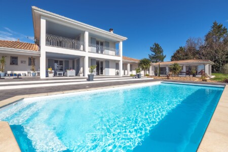 Jean-Luc Renouil - Photographe immobilier Dordogne - Façade et piscine