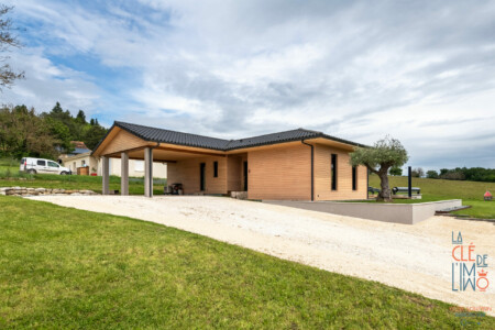Jean-Luc Renouil - Photographe immobilier et pilote de drone - Immobilier Boulazac - Façade avant et abri de voiture