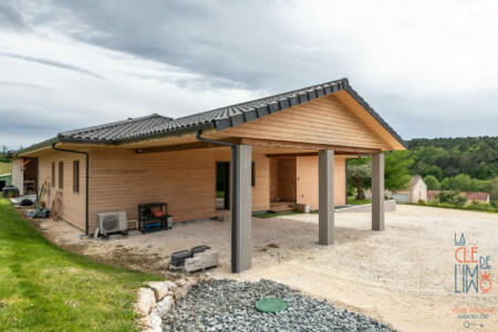 Jean-Luc Renouil - Photographe immobilier et pilote de drone - Immobilier Boulazac - Façade avant et abri de voiture
