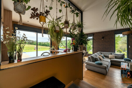 Jean-Luc Renouil - Photographe immobilier et pilote de drone - Immobilier Boulazac - Salle de séjour avec cuisine ouverte