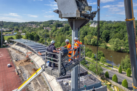 Intervention sur les pylones d'éclairage du stade Rongièras de Périgueux par Jean-Luc RENOUIL Photographe et pilote de drone en Dordogne