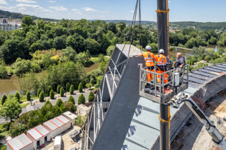 Intervention sur les pylones d'éclairage du stade Rongièras de Périgueux par Jean-Luc RENOUIL Photographe et pilote de drone en Dordogne