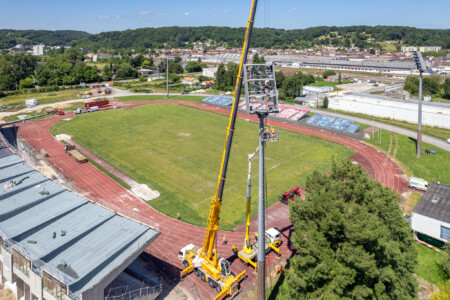 Intervention sur les pylones d'éclairage du stade Rongièras de Périgueux par Jean-Luc RENOUIL Photographe et pilote de drone en Dordogne
