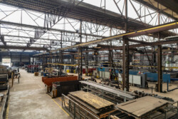 Reportage au cœur de l'industrie de la construction de bâtiments métalliques et des chantiers par Jean-Luc Renouil Photographe et pilote de drone en Dordogne.