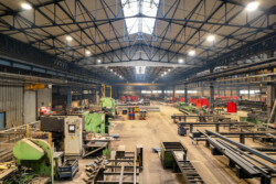 Reportage au cœur de l'industrie de la construction de bâtiments métalliques et des chantiers par Jean-Luc Renouil Photographe et pilote de drone en Dordogne.