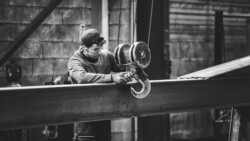 Reportage au cœur de l'industrie de la construction de bâtiments métalliques et des chantiers par Jean-Luc Renouil Photographe et pilote de drone en Dordogne.