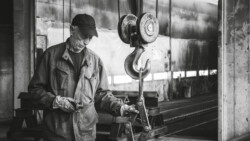 Reportage au cœur de l'industrie de la construction de bâtiments métalliques et des chantiers par Jean-Luc Renouil Photographe et pilote de drone en Dordogne.