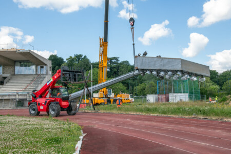 Intervention sur les pylones d'éclairage du stade Rongièras de Périgueux par Jean-Luc RENOUIL Photographe et pilote de drone en Dordogne