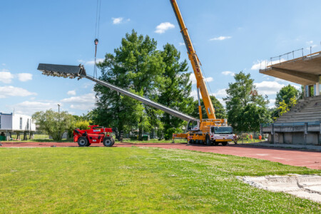 Intervention sur les pylones d'éclairage du stade Rongièras de Périgueux par Jean-Luc RENOUIL Photographe et pilote de drone en Dordogne
