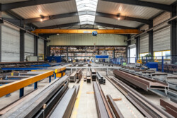 Reportage au cœur de l'industrie de la construction de bâtiments métalliques et des chantiers par Jean-Luc Renouil Photographe et pilote de drone en Dordogne.