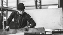 Reportage au cœur de l'industrie de la construction de bâtiments métalliques et des chantiers par Jean-Luc Renouil Photographe et pilote de drone en Dordogne.