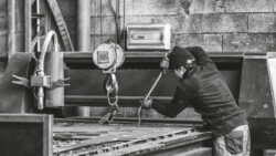 Reportage au cœur de l'industrie de la construction de bâtiments métalliques et des chantiers par Jean-Luc Renouil Photographe et pilote de drone en Dordogne.